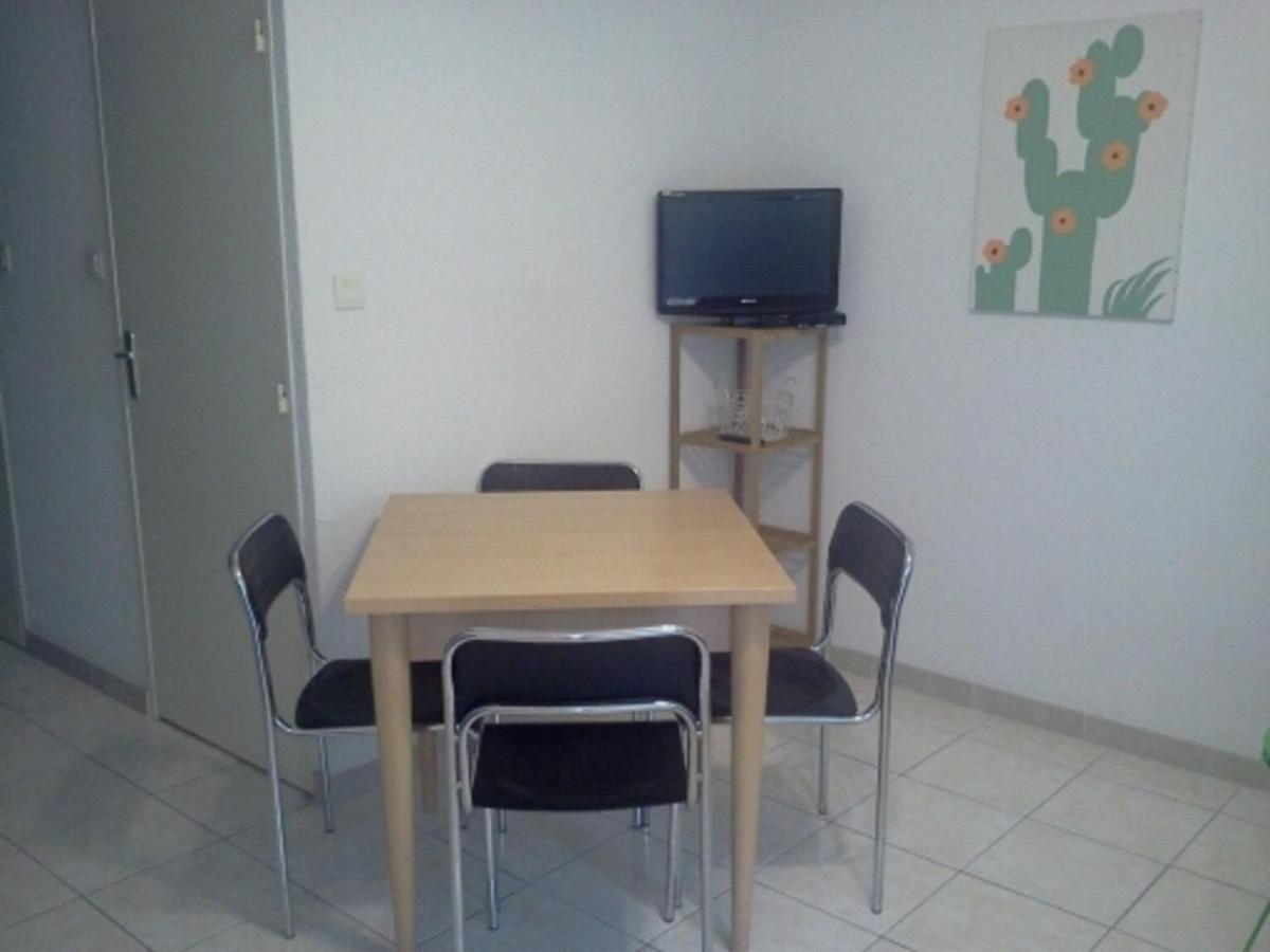 Appartement F1 Calvi A 150 Metres De La Plage Eksteriør billede